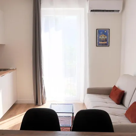 Avec Terrasse,t2, Proche Du Midi - Palmazur