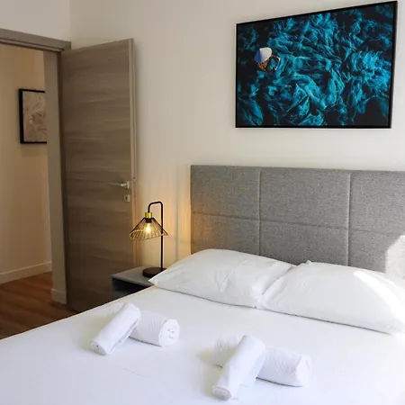 Avec Terrasse,t2, Proche Du Midi - Palmazur * Cannes